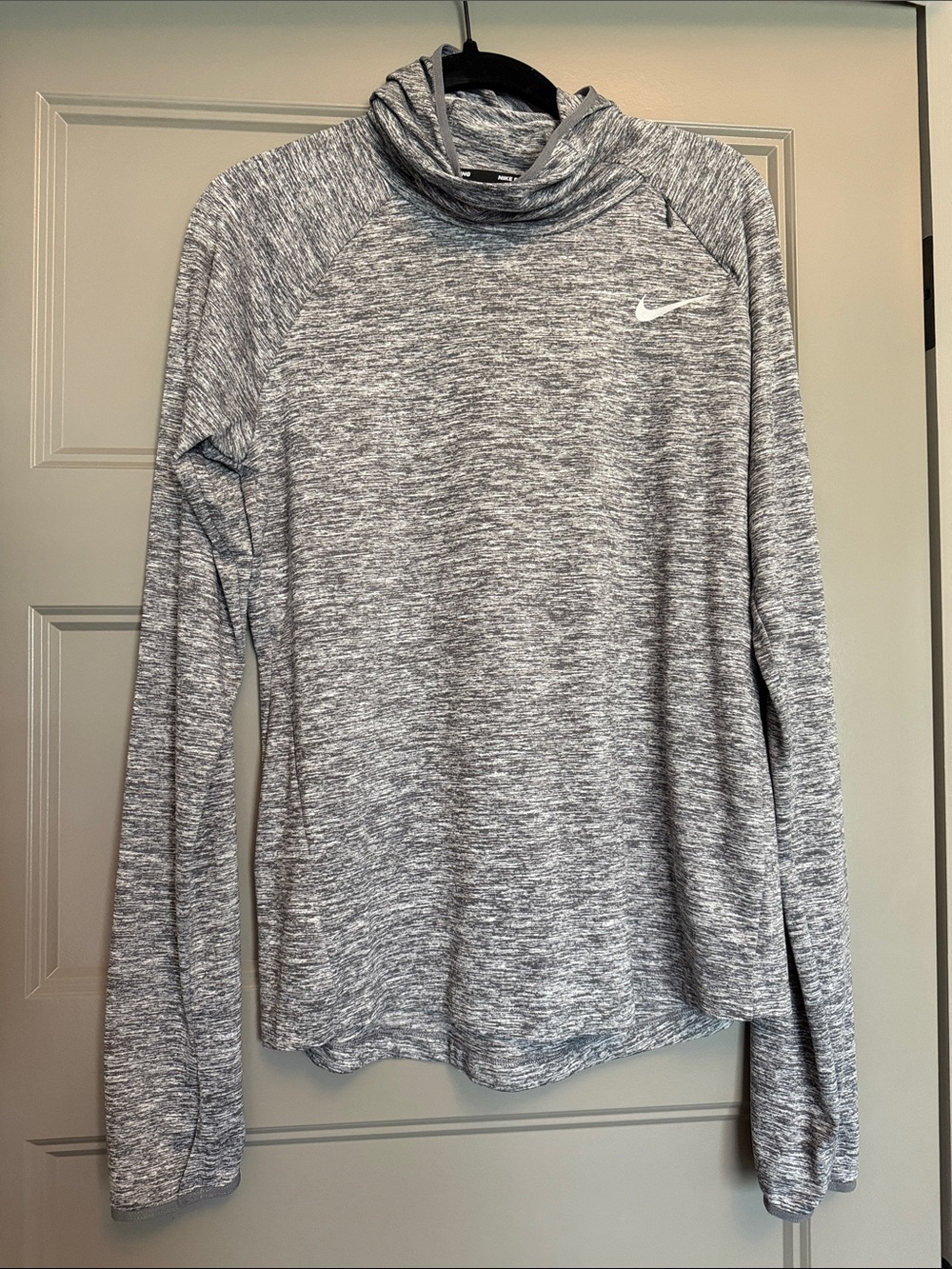 Nike Women’s Heather Gray Long Sleeve Hooded Performance Top